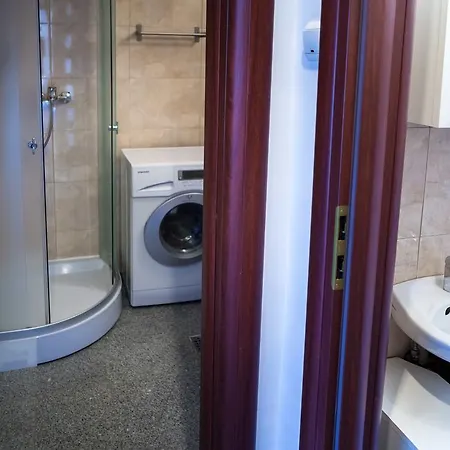 Appartement Artistik Apart Boekarest
