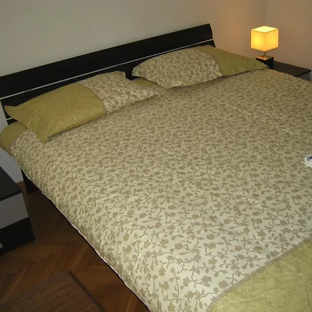 Appartement Artistik Apart Boekarest